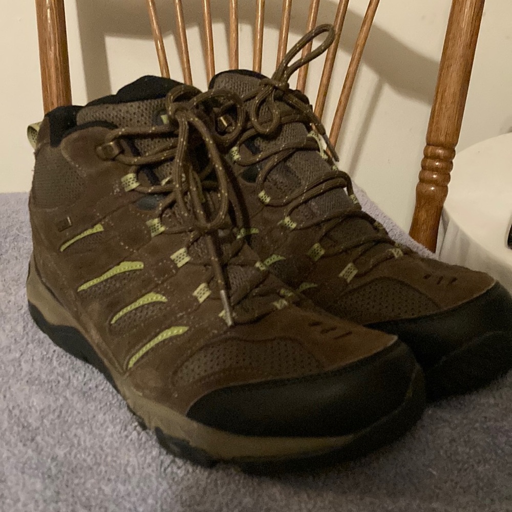 Men’s Merrell White Pine Mid Ventilator Hiking Boots (J09561) Brown. Size 11.